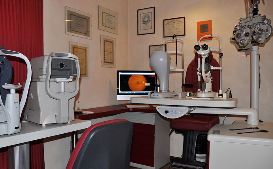 Strumenti e attrezzature ottico optometrista
